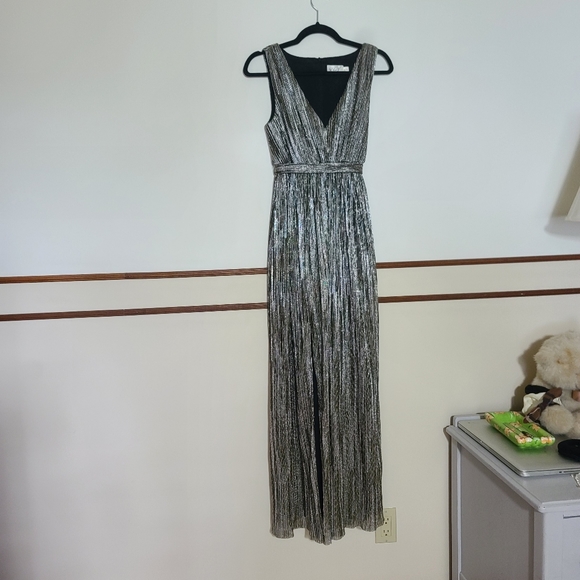 Eliza JV-Neck Metallic Belted Gown - Picture 8 of 13